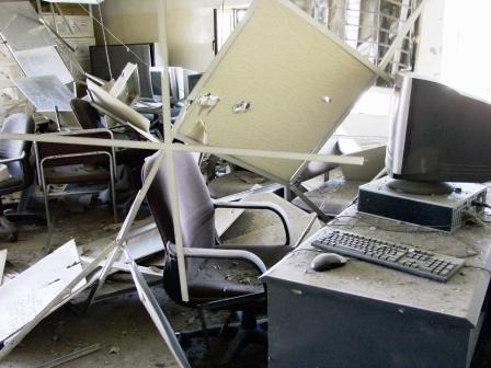 جانب من الأضرار التي تعرضت لها وكالة الأنباء اليمنية «سبأ»